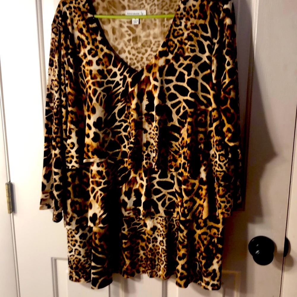 Long sleeve Tiered leopard print top
